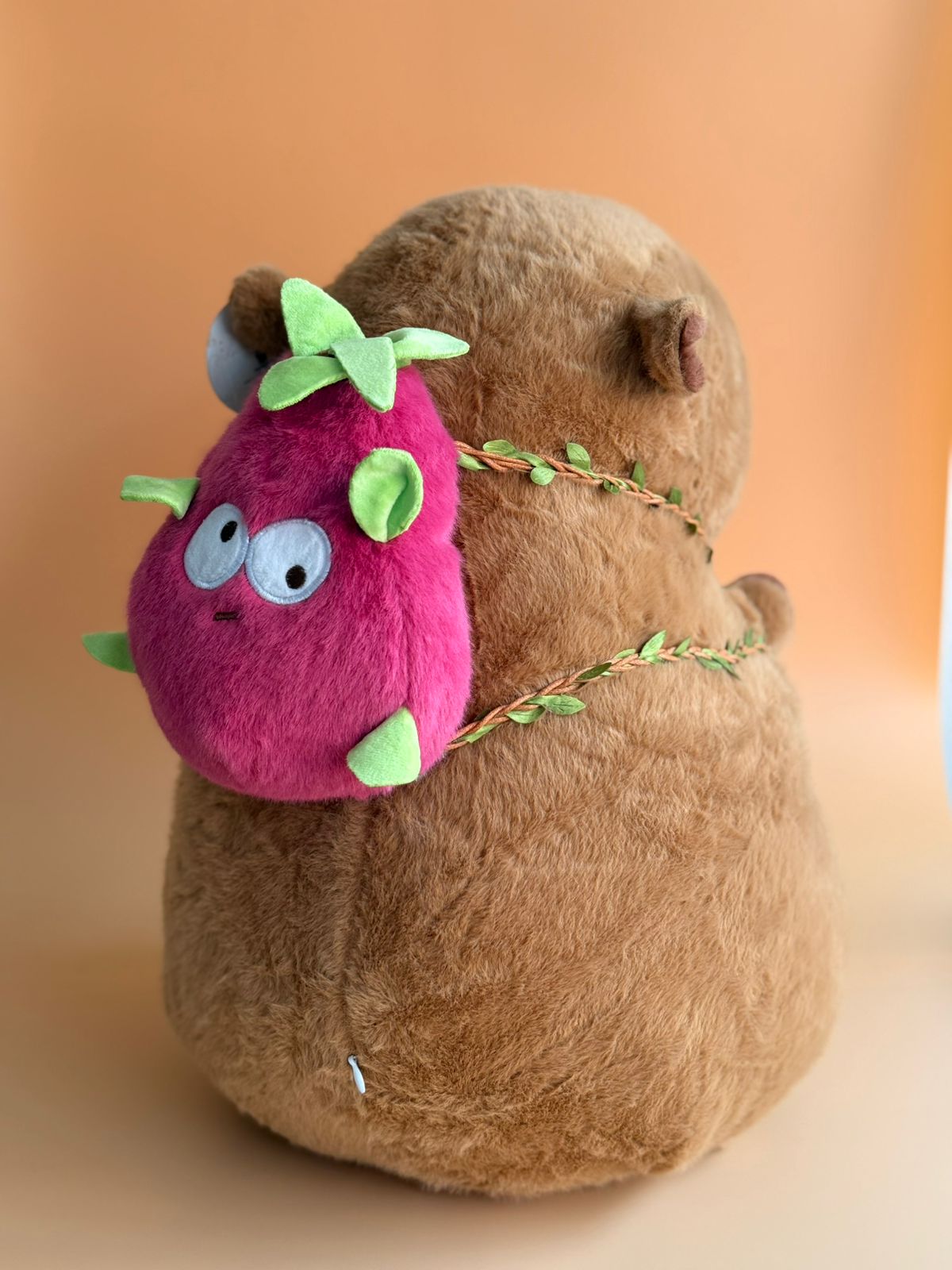 Capibara morral fresita 40 cm 31467